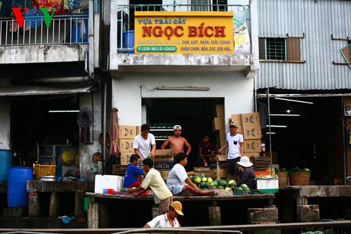 Cai Be floating market fascinates Mekong Delta visitors  - ảnh 15